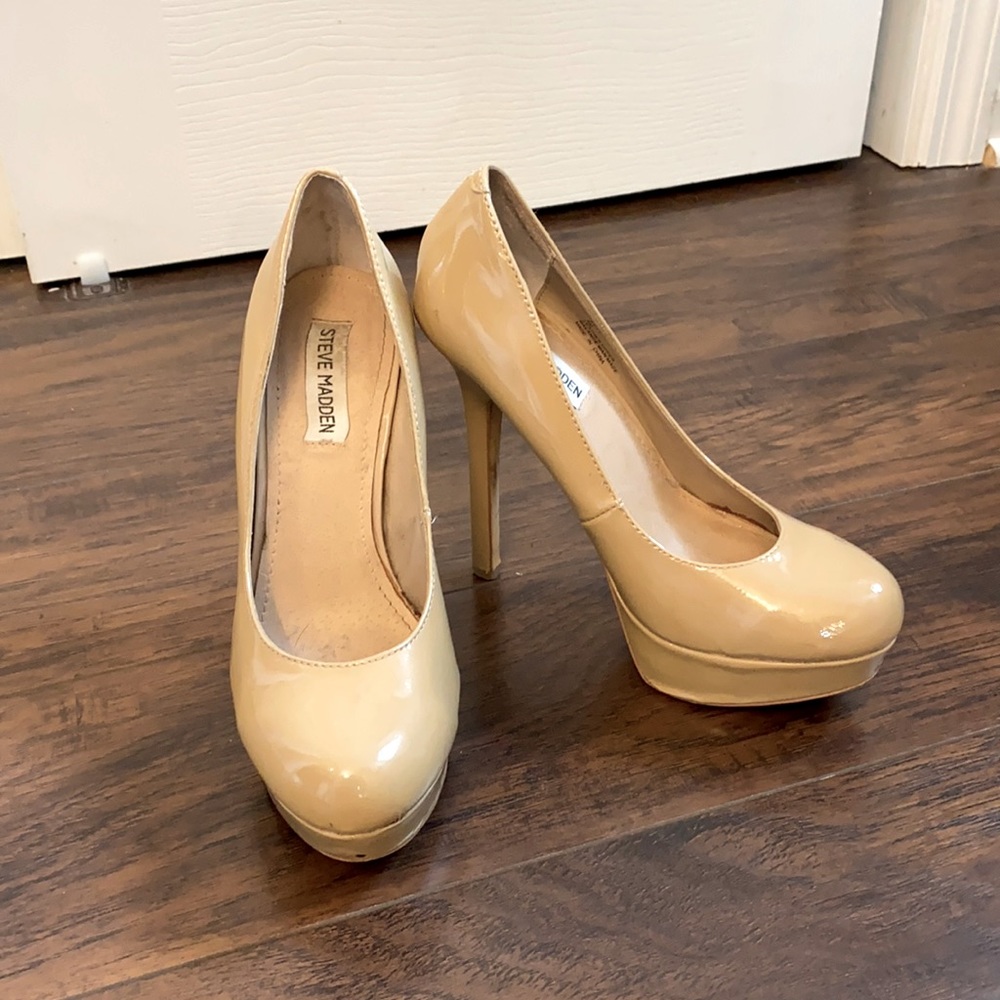 Steve Madden leather pumps